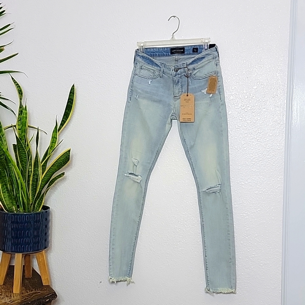 LUCKY BRAND NWT- SIZE 0 25 Skinny Jean- Light Wash Distressed Ankle